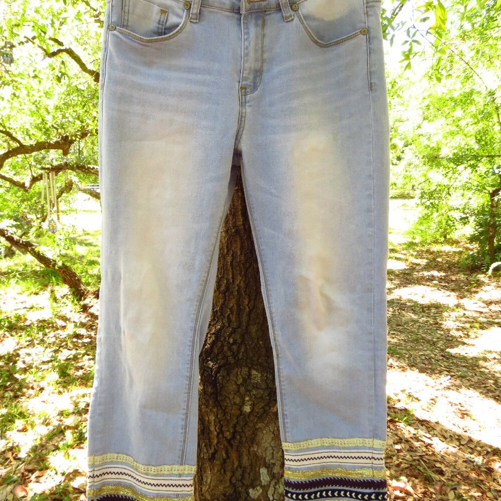 Umgee Jeans Company 26 waist cropped Mid rise Gold embellished fringe at bottom.